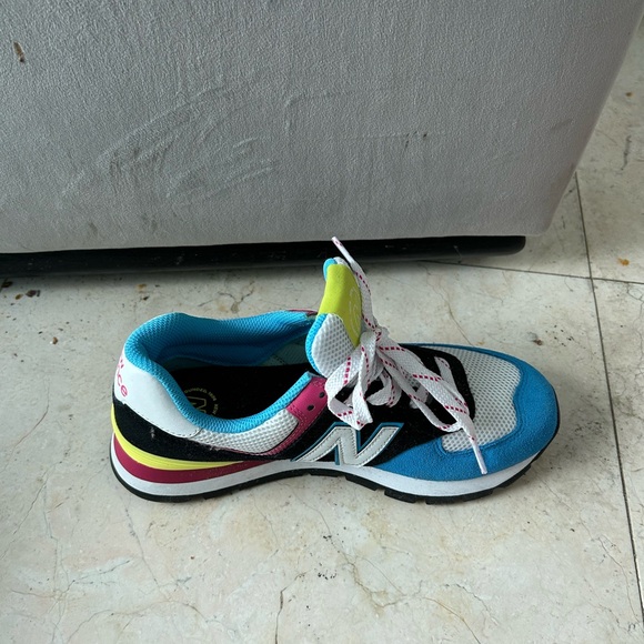 Brand New!!! New Balance Sneakers - Picture 5 of 5